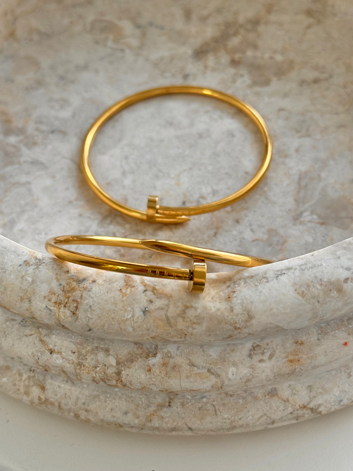 NAIL BANGLE